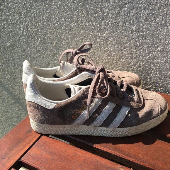 Adidas Grey Gazelle Shoes - Picture 1 of 3